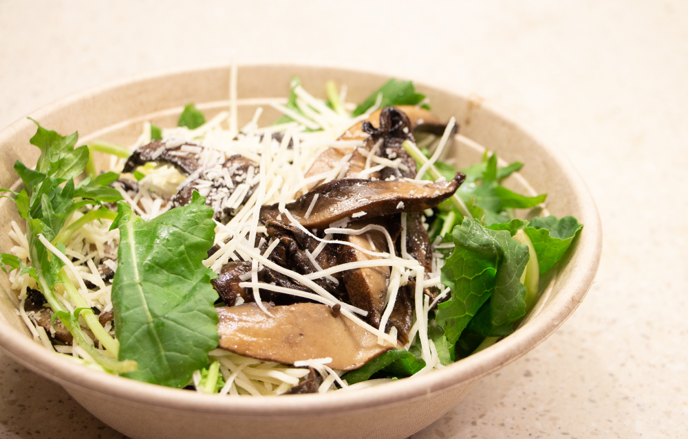 Salad with mushrooms and cheese